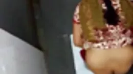 বাস্তবতা, বাড়ীতে সে ...
