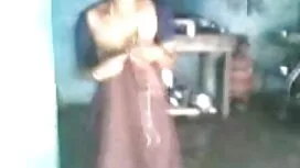 বাড়ীতে এক্স এক্স সে ...