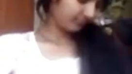 মহিলার দ্বারা হিন্দি ...