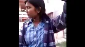 একটি বাক্সে বাঁধা মো ...