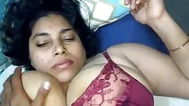 ল্যাভেন্ডার মধ্যে সে ...