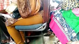 বড় সুন্দরী মহিলা হি ...