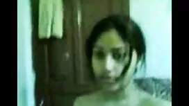 এশিয়ান এক মহিলা বহু ...